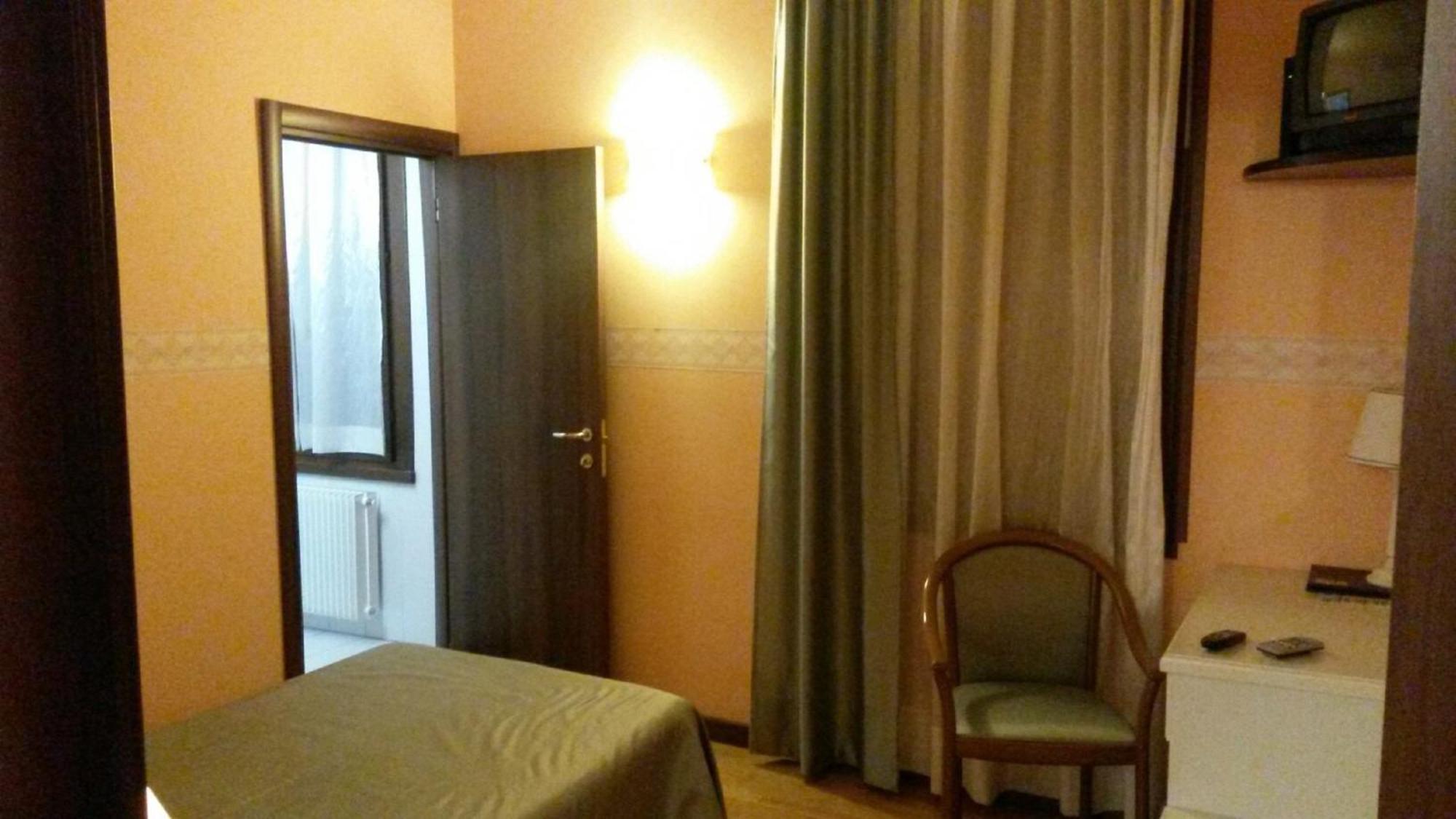 Albergo Ristorante Flora Vittorio Veneto Pokój zdjęcie
